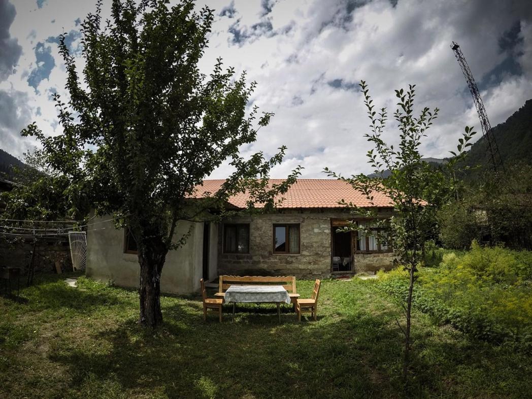 Keti Pilpani Guesthouse メスティア エクステリア 写真